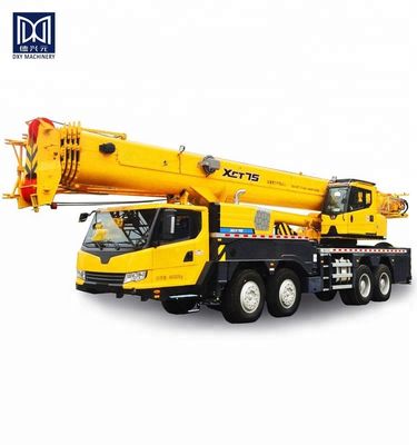 qualité  TRUCK CRANE 75 Ton Mobile Crane XCT75 usine